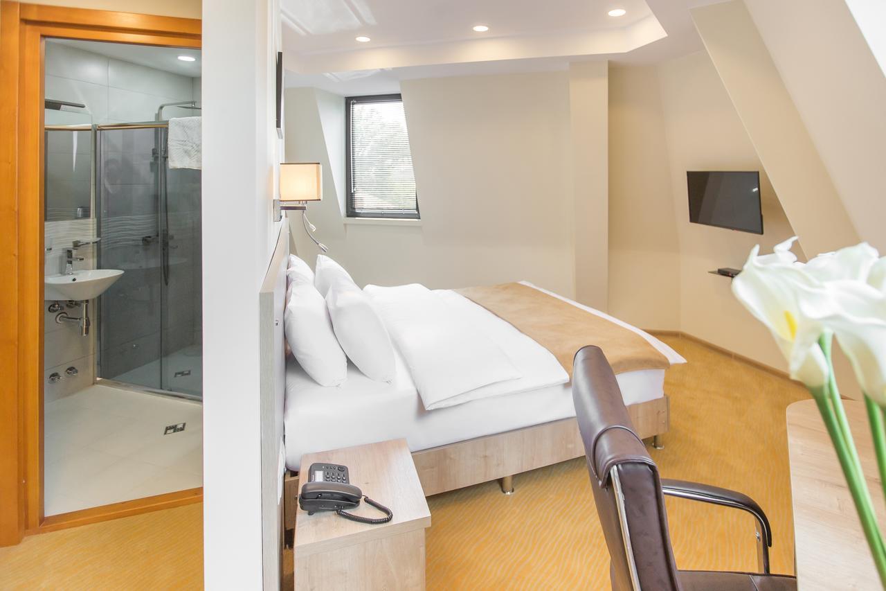 Bridge Boutique Hotel Tbilisi Esterno foto