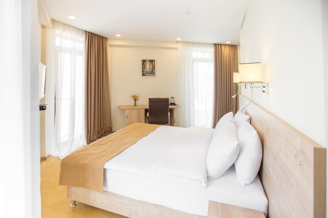 Bridge Boutique Hotel Tbilisi Esterno foto