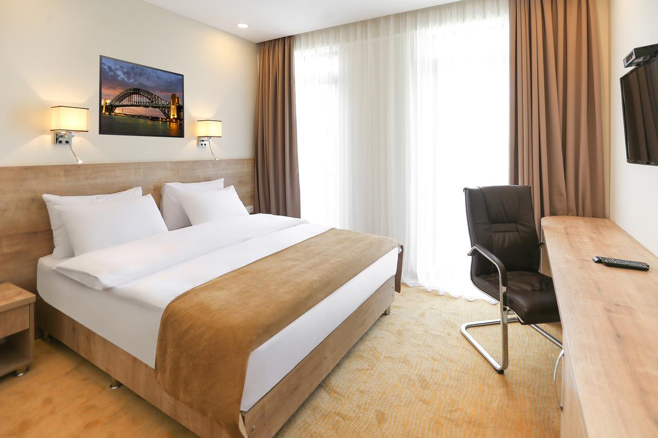 Bridge Boutique Hotel Tbilisi Esterno foto