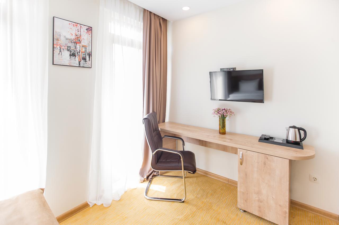 Bridge Boutique Hotel Tbilisi Esterno foto